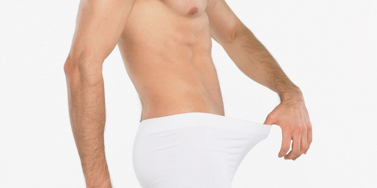 Cilvēks domā par dzimumlocekļa palielināšanos ar masāžu